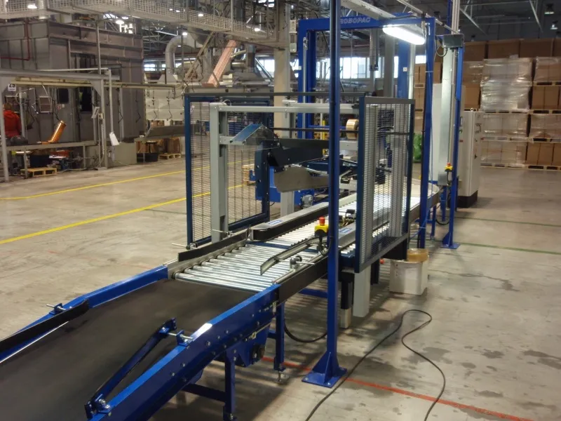 Packaging stations