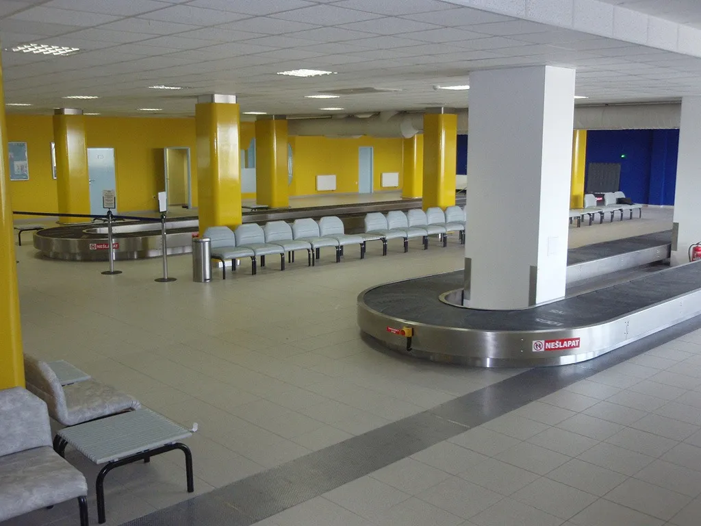 Conveyor systems for airports